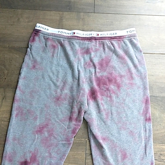 TOMMY HILFIGER CUSTOM BLEACH GRAY/BURGUNDY JOGGERS WOMANS XL. - Picture 5 of 7